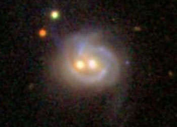 Uzayda 'gülümseyen yüz' görüntüsü