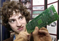 Facebook en ünlü hacker'ı işe aldı