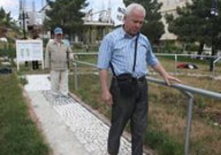 Bu yol ayaklara masaj yapıyor