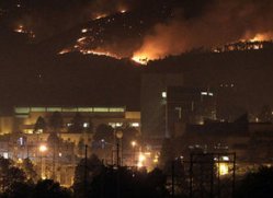 ABD’de dev yangın radyoaktif tehlike var