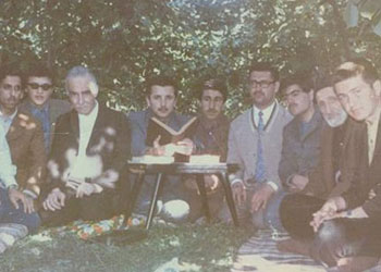 Hastalarına ilaçtan çok reçete-i Nur yazardı