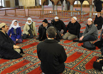 Bir aylığına müslüman olmak