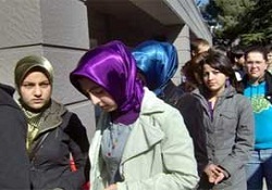 Üniversiteye kayıtta başörtülü fotoya vize