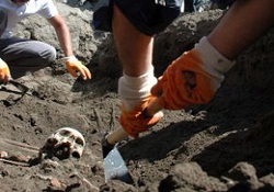 Trablus'ta bin 700 kişilik toplu mezar