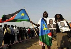 Petrol Sudan'ı parçalattı