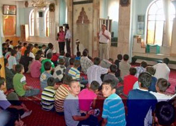 Çocuklar eğlenerek Kur'an öğrenecek