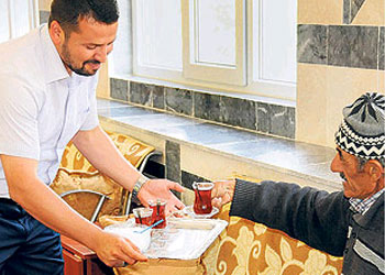 İmamın görevi namazdan ibaret değil