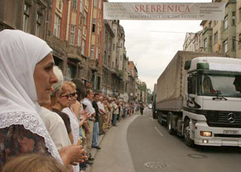 Boşnak şehitler dualarla uğurlandı