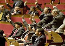 Fransa'ya ayrımcılık suçlaması