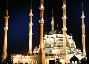 Yarın gece Berat Kandili