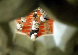 Yarın günahların affedileceği Berat Kandili