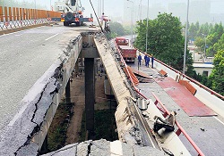 Çin'de yine köprü faciası