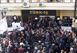 Hükümet ile TÜRK-İŞ Anlaştı