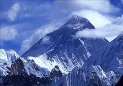 Everest yükseldi mi, alçaldı mı?