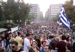 Yunanistan kemer sıkıyor