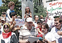 İstanbul'da Suriye'ye Destek Eylemi !