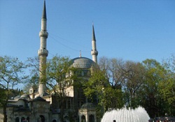 Ramazan'ın ilk mahyası Eyüp Sultan'a asıldı