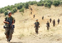 İlk fatura iki komutana