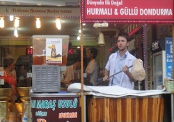 Hurma çekirdeğinden kahve yaptı