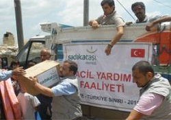 Sadakataşı Hataya'daki Suriyelileri unutmadı