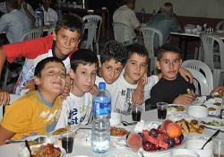 Korunmaya Muhtaç Çocuklar İftar Davet Edin