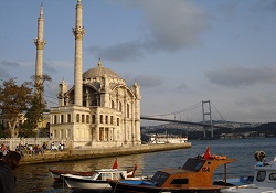 Boğaz manzaralı teravih namazı