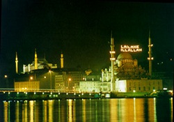 Ramazan gecelerini aydınlatan sanat mirası: Mahya