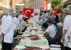 Dünyanın en uzun iftar sofrası