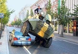 Litvanya'da yanlış yere park eden araçların durumu