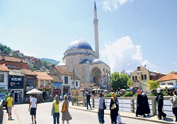 Balkan camilerinde yeniden ezan okundu