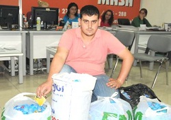 10 Bin Kapak ile Bir Engelliyi Güldürdü
