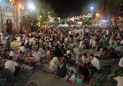 Eyüp Sultan'ın sahuru da iftar gibi