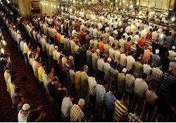 Aynı Anda 7 Bin Kişinin Saf Tutabildiği Cami