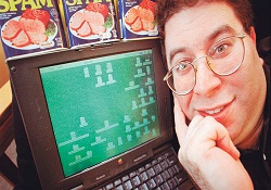 Facebook'un 'spam kralı' teslim oldu