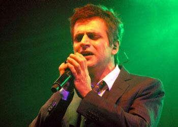 Teoman beş vakit namaz da kılsa...