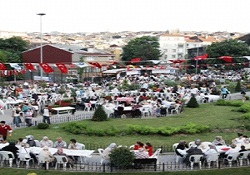 Fatih'li İftarını Birlikte Açtı