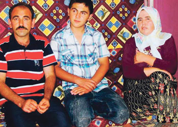 Engelli 4 kardeşine hem ana hem baba