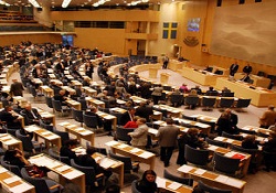 Türkiye karşıtı tasarı 2 oyla geçti