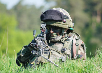 AB zorunlu askerlikten profesyonelliğe geçti