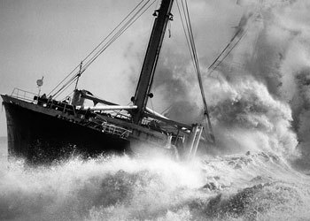 İnsan, dara düştüğü yerde 'Allah' der