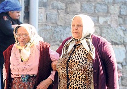 Darülaceze'de bir ilk: Yaşlılar umre yolcusu