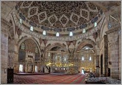 Yıllara meydan okuyan camiler