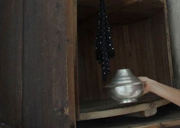 'Sağ elin verdiğini sol elin görmediği' mimari