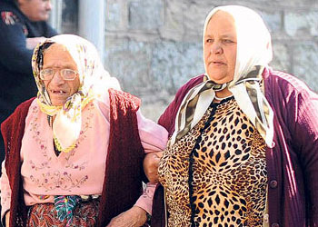 Darülaceze'de bir ilk: Yaşlılar umre yolcusu