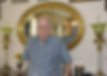 Yalısını eğitime bağışladı köye yerleşti