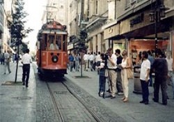 Sokak müzisyenlerine de yasak geldi