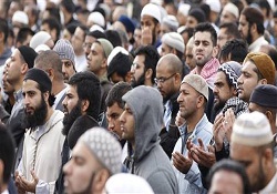 İngiltere'de 20 bin kişilik cenaze namazı