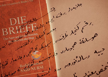 Osmanlıca hattıyla Almanca Risale yazılıyor