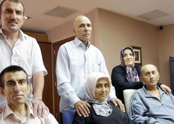 Böbrek nakli hayali ‘üçlü’ mutluluk getirdi