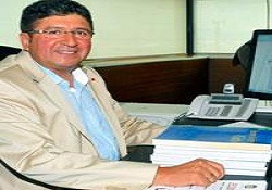 Ünlü işadamı üniversiteli oldu